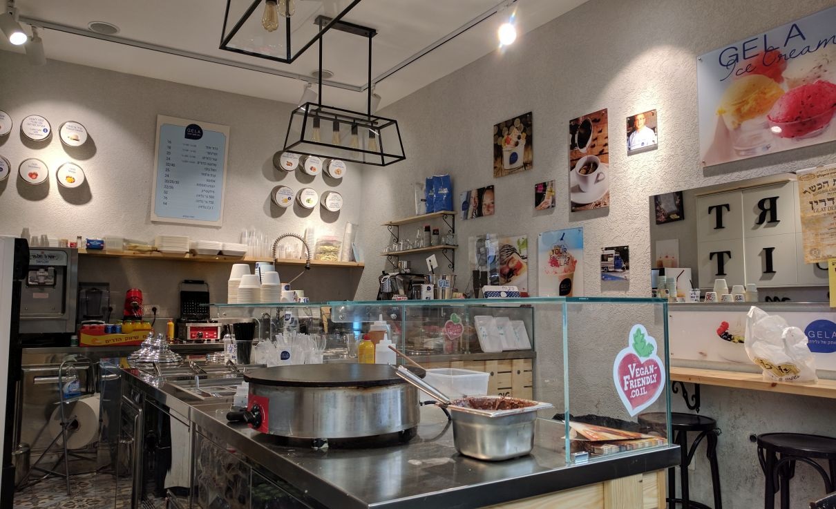 The Rise of the Vegan Kitchen: L.A.'s Plant-Based Lifestyle and Its Impact on Design